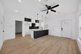 8208 Sterlingshire St, Houston, TX 77078 - Photo 2