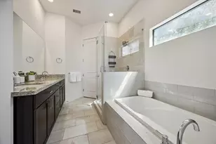 2102 Sabine St, Houston, TX 77007 - Photo 12