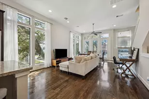 2102 Sabine St, Houston, TX 77007 - Photo 2