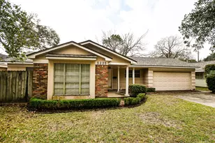 5235 Beechnut St, Houston, TX 77096 - Photo 2