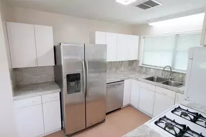 5235 Beechnut Street, Houston, TX 77096 - Photo 10
