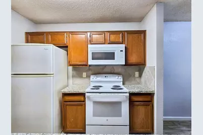 8389 Sands Point Drive, Houston, TX 77036 - Photo 4