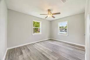 210 Laurel St, Lake Jackson, TX 77566 - Photo 6