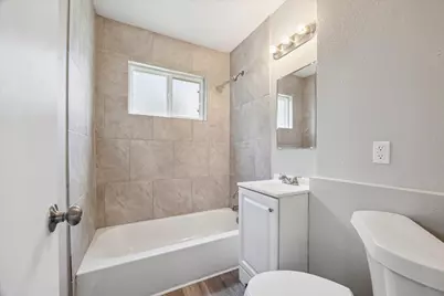 210 Laurel Street, Lake Jackson, TX 77566 - Photo 10