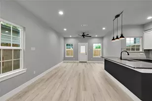 7415 Hezekiah Ln, Houston, TX 77088 - Photo 8