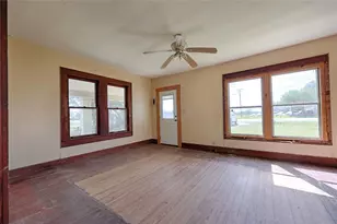 820 W Fairwinds St, Hallettsville, TX 77964 - Photo 6