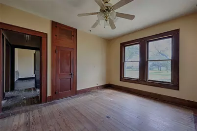 820 W Fairwinds Street, Hallettsville, TX 77964 - Photo 12