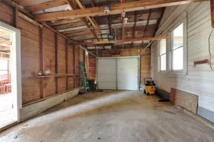 820 W Fairwinds St, Hallettsville, TX 77964 - Photo 20