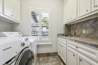 24 Hackberry Lane #B, Houston, TX 77027 - Photo 14