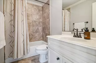 24 Hackberry Ln, Houston, TX 77027 - Photo 26