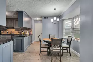 925 N Amy Dr, Deer Park, TX 77536 - Photo 8