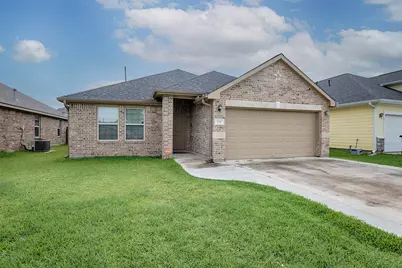 526 N 2nd Street, La Porte, TX 77571 - Photo 1