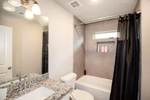 526 N 2nd St, La Porte, TX 77571 - Photo 16