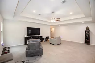 526 N 2nd St, La Porte, TX 77571 - Photo 6