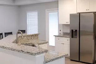 526 N 2nd St, La Porte, TX 77571 - Photo 8