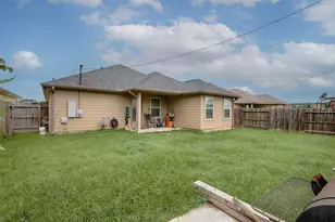 526 N 2nd St, La Porte, TX 77571 - Photo 22
