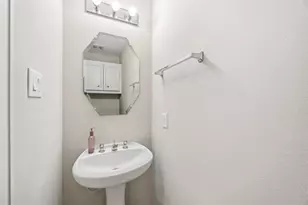 3635 Main Plaza Dr, Houston, TX 77025 - Photo 32
