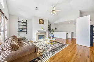 3635 Main Plaza Dr, Houston, TX 77025 - Photo 2