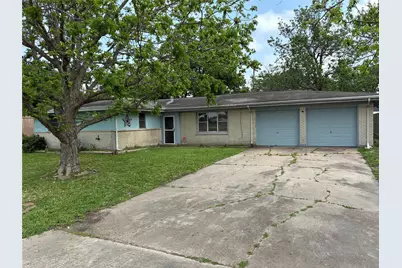 1133 25th Avenue N, Texas City, TX 77590 - Photo 2