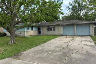 1133 25th Ave N, Texas City, TX 77590 - Photo 2