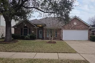 1027 S Wellsford Dr, Pearland, TX 77584 - Photo 2