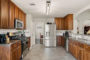 195 Midtown Park Dr, Alvin, TX 77511 - Photo 24