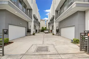 5634 Petty St, Houston, TX 77007 - Photo 2