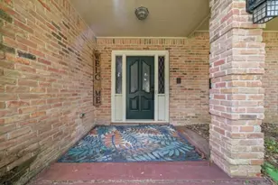 2306 Vine Creek Dr, Kingwood, TX 77345 - Photo 2