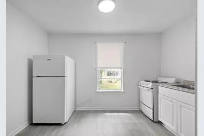 806 East Emily Avenue #5, Wharton, TX 77488 - Photo 2