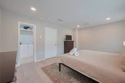 14688 Perthshire Road #C, Houston, TX 77079 - Photo 24