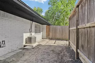 1665 Northwood St, Houston, TX 77009 - Photo 14