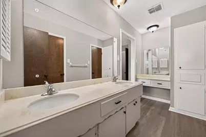 11710 N Petersham Drive, Houston, TX 77031 - Photo 32