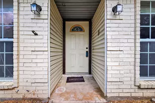 11710 N Petersham Dr, Houston, TX 77031 - Photo 2