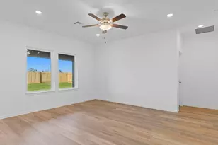 9123 Serene Hvn Dr, Iowa Colony, TX 77583 - Photo 8