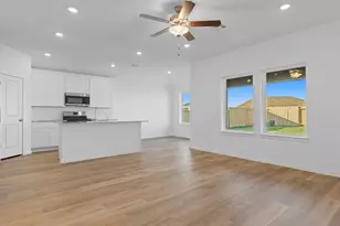 9123 Serene Hvn Dr, Iowa Colony, TX 77583 - Photo 4