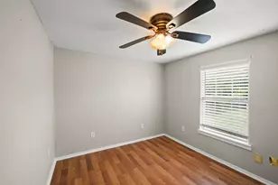 303 Linwood St, Houston, TX 77011 - Photo 12