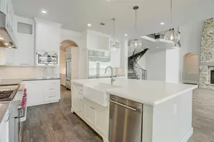 2215 Pleasant Hill Dr, Friendswood, TX 77546 - Photo 12