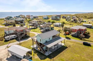 1763 Croaker Ln, Crystal Beach, TX 77650 - Photo 6