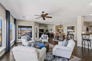 2 Villas Ways Dr, Conroe, TX 77356 - Photo 18