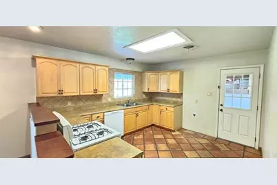 2410 Bradford, Orange, TX 77360 - Photo 8