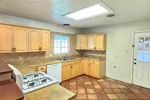 2410 Bradford, Orange, TX 77360 - Photo 8