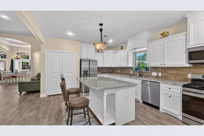 2504 W Green Briar Drive, Huntsville, TX 77340 - Photo 8