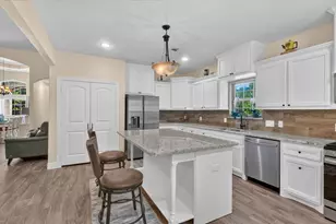 2504 W Greenbriar Dr, Huntsville, TX 77340 - Photo 8