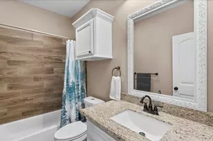 2504 W Greenbriar Dr, Huntsville, TX 77340 - Photo 20