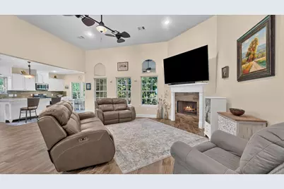 2504 W Green Briar Drive, Huntsville, TX 77340 - Photo 6