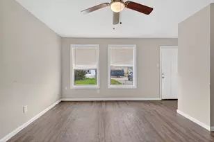 315 Acacia St, Lake Jackson, TX 77566 - Photo 4