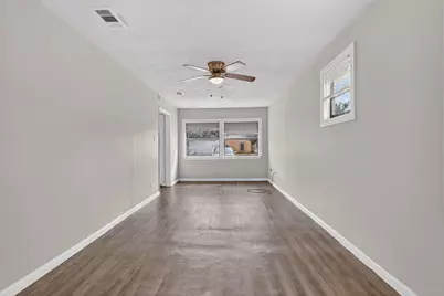 315 Acacia Street, Lake Jackson, TX 77566 - Photo 8