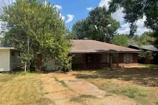 235 Dupuis St, Bridge City, TX 77611 - Photo 4