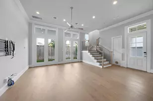 3420 W 12th St, Houston, TX 77008 - Photo 6
