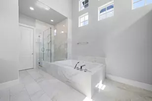 3420 W 12th St, Houston, TX 77008 - Photo 16
